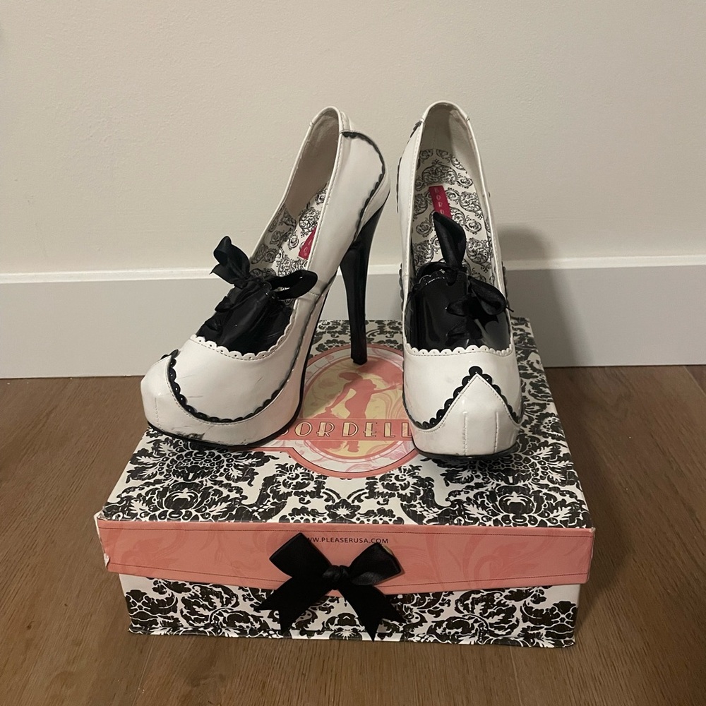 Bordello black & white heels